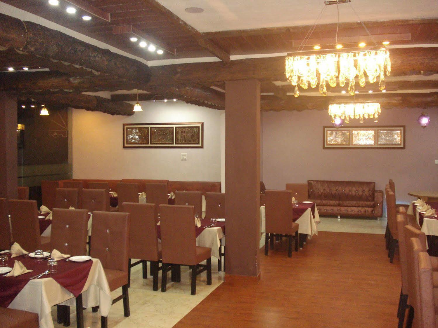 The Royal Court Otel Nainital Dış mekan fotoğraf